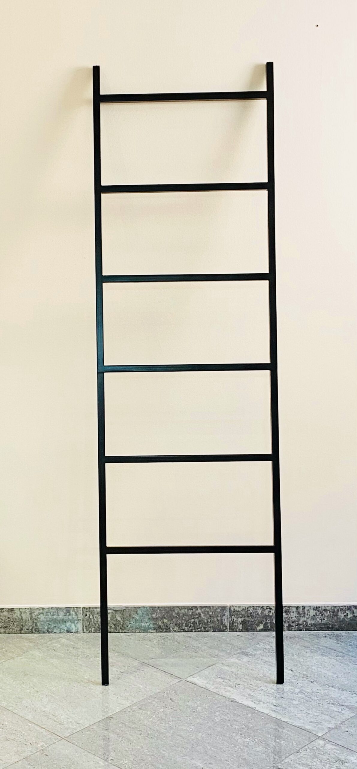 Полотенцедержатель-лестница в стиле лофт L2.Black